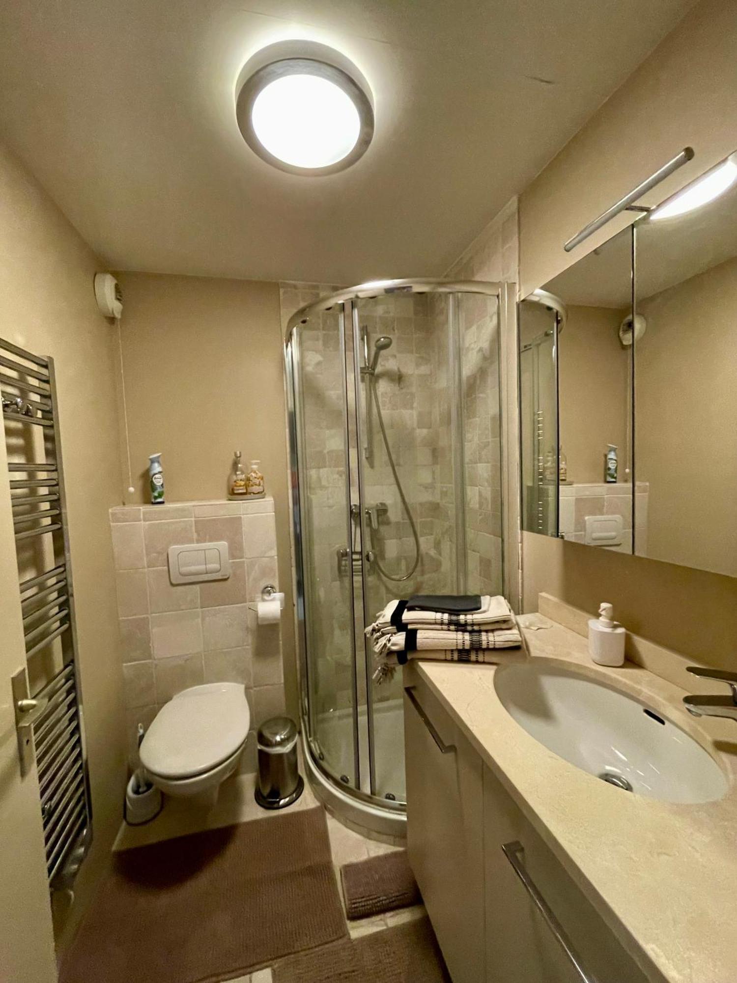 Superbe Appartement En Bord De Mer, Pres Du Centre Et Des Plages Menton Exteriör bild
