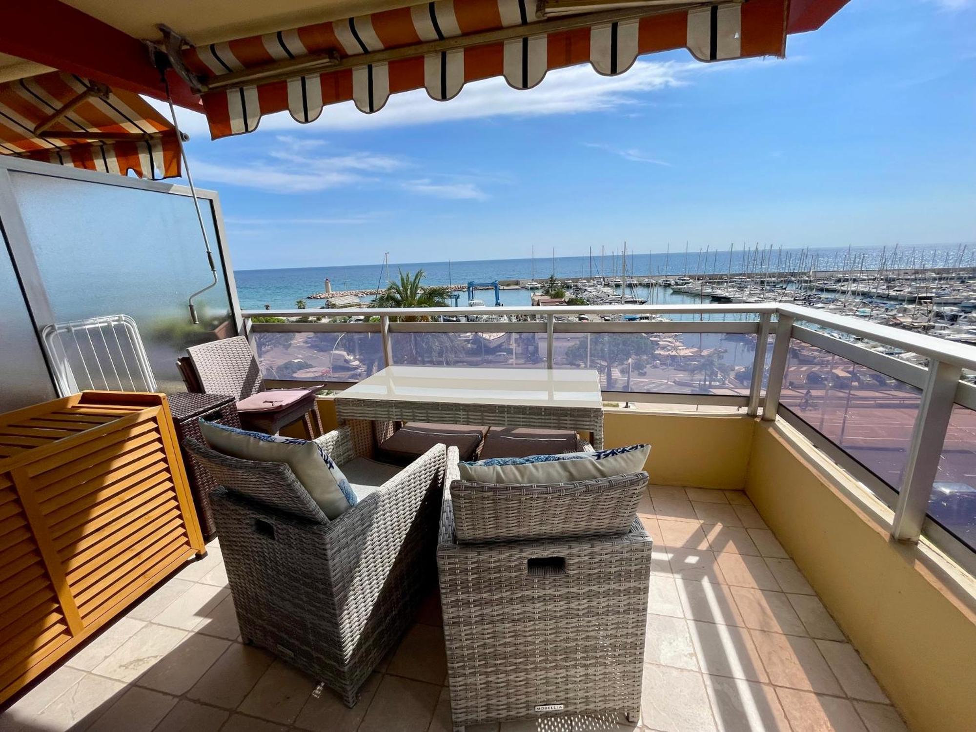 Superbe Appartement En Bord De Mer, Pres Du Centre Et Des Plages Menton Exteriör bild