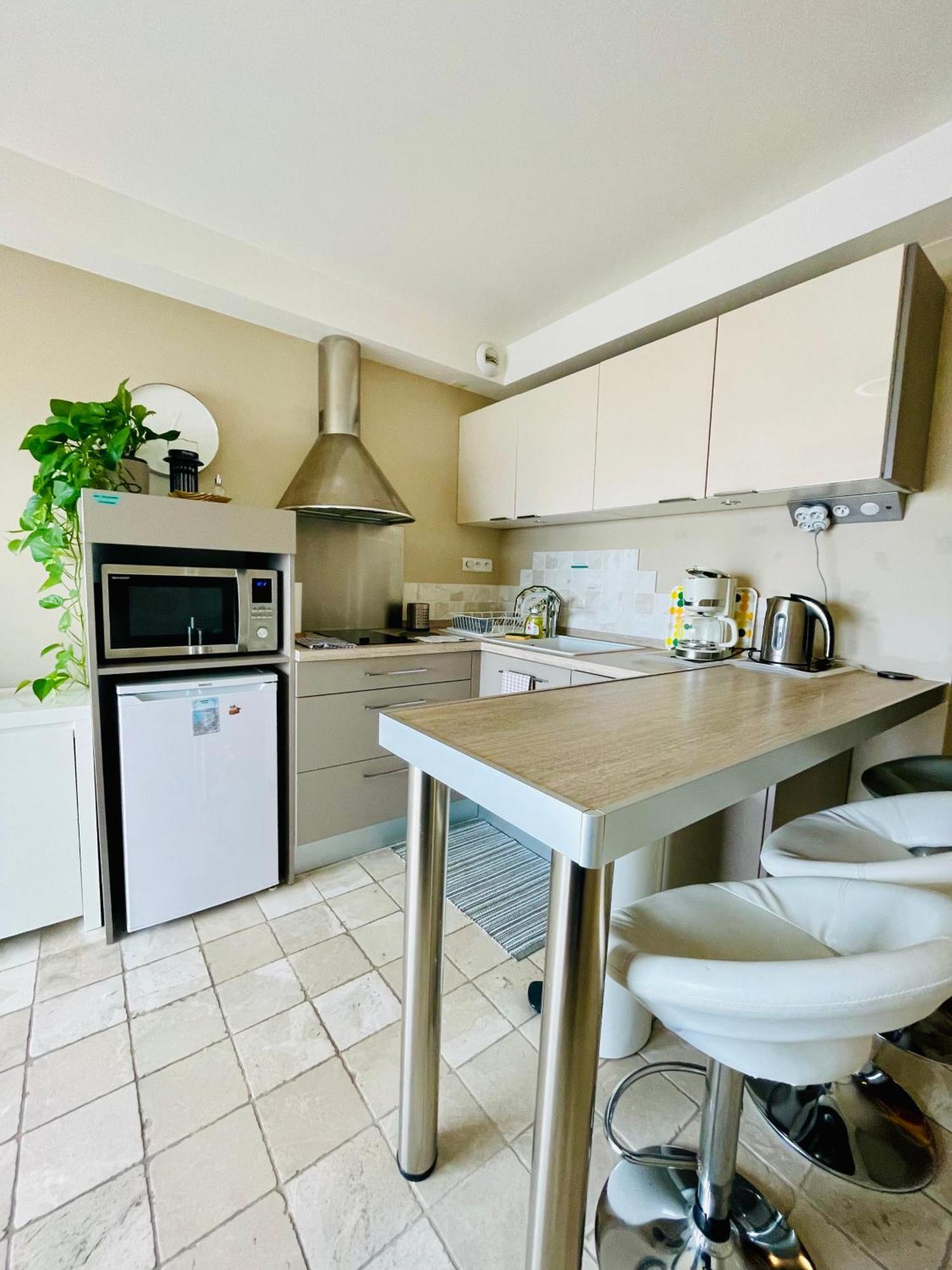 Superbe Appartement En Bord De Mer, Pres Du Centre Et Des Plages Menton Exteriör bild