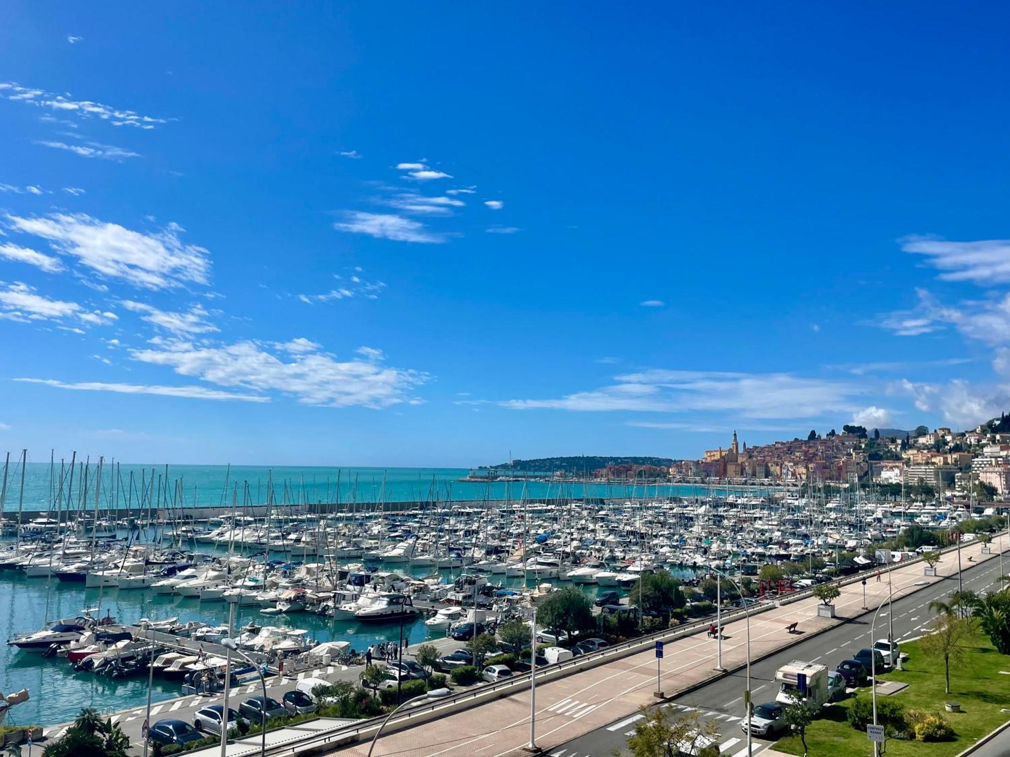 Superbe Appartement En Bord De Mer, Pres Du Centre Et Des Plages Menton Exteriör bild