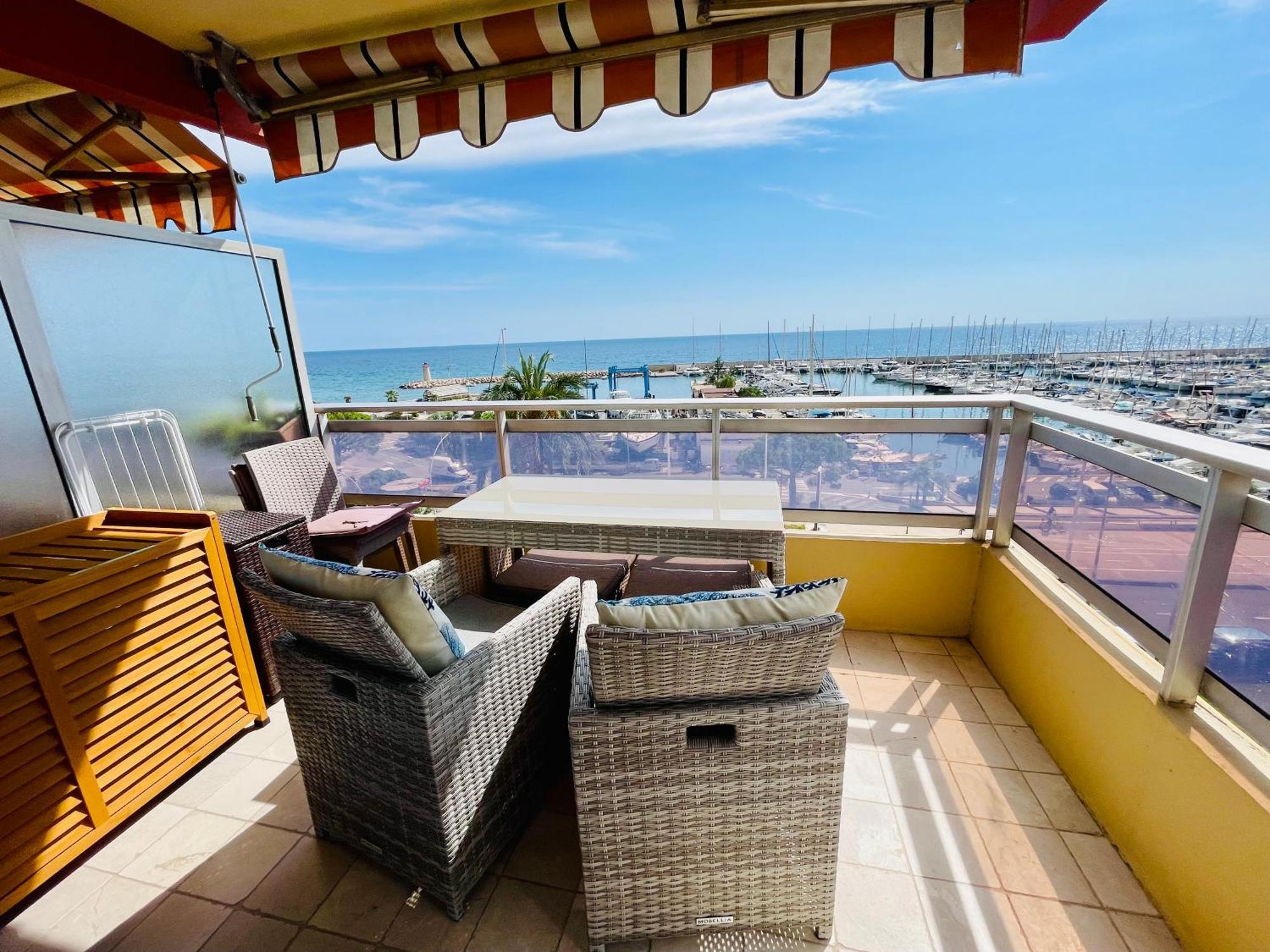 Superbe Appartement En Bord De Mer, Pres Du Centre Et Des Plages Menton Exteriör bild